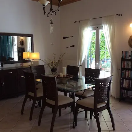 Lentzos Pélekasz